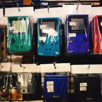 game-boy-nintendo-akihabara.webp