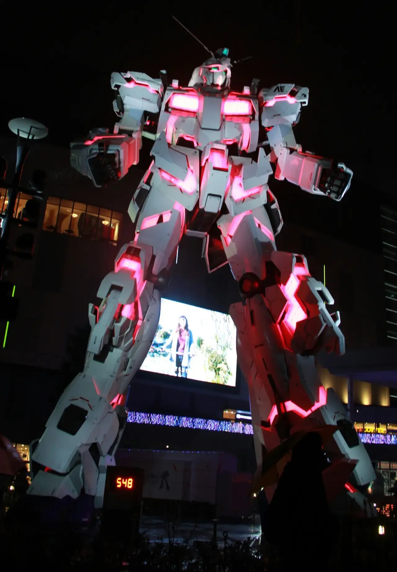 Unicorn Gundam Statue in Odaiba, Tokyo