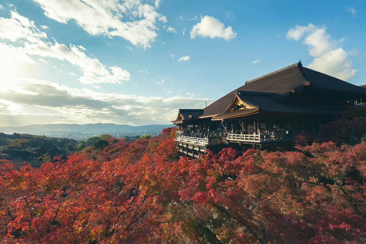 Autumn in Kiyomizu-dera, Kyoto Autumn in Kiyomizu-dera, Kyoto